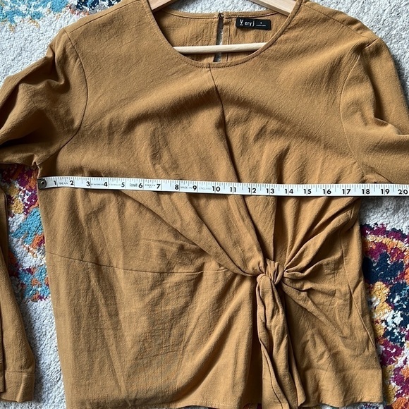 Very J Women’s Bell Tie Top - Small - Picture 5 of 7